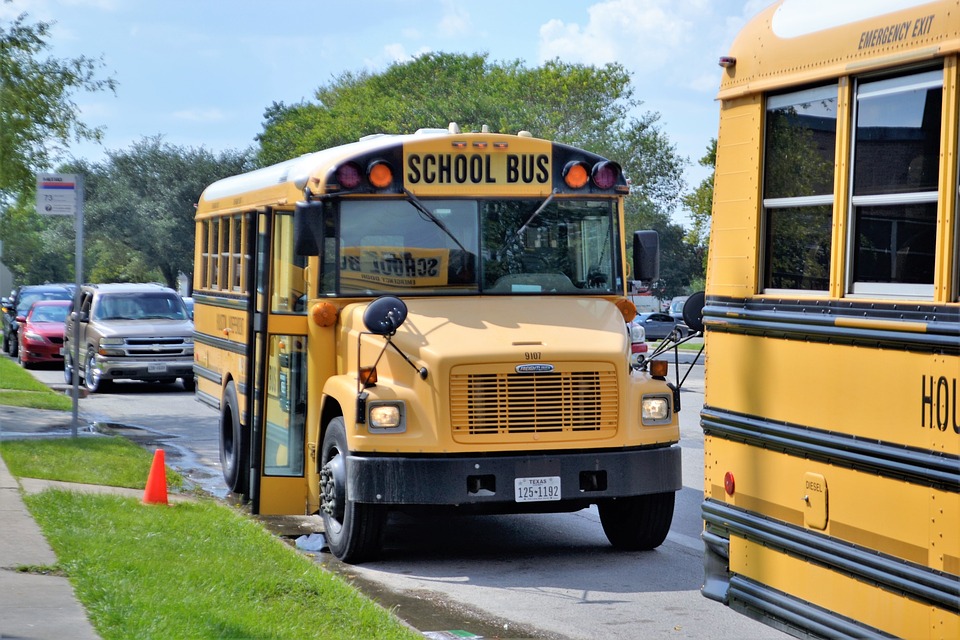 Advantages of renting buses for buses